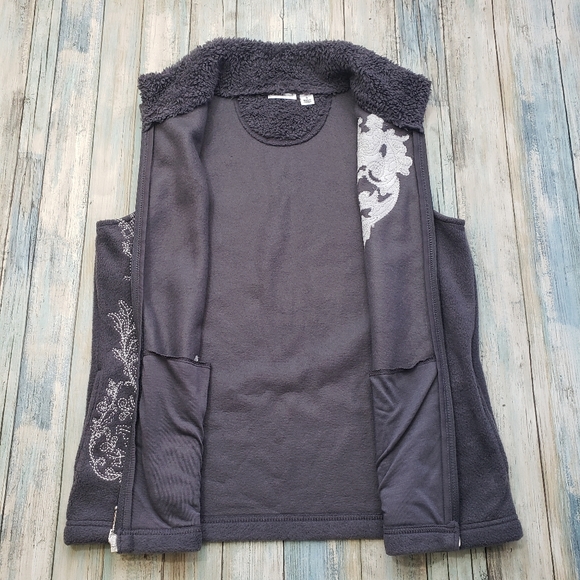 Croft & Barrow Gray Vest! - Picture 7 of 12